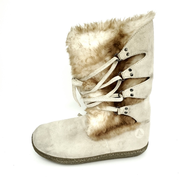 airwalk fuzzy boots